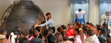 Ученици от Калековец с образователна визита в Музея на авиацията